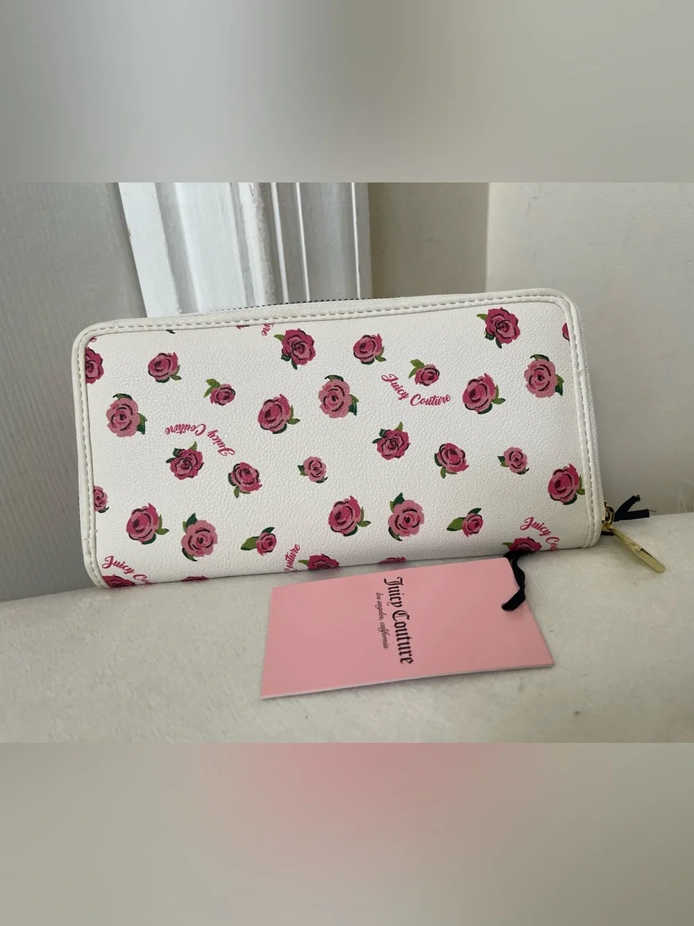 Juicy Couture White Floral Zip Wallet